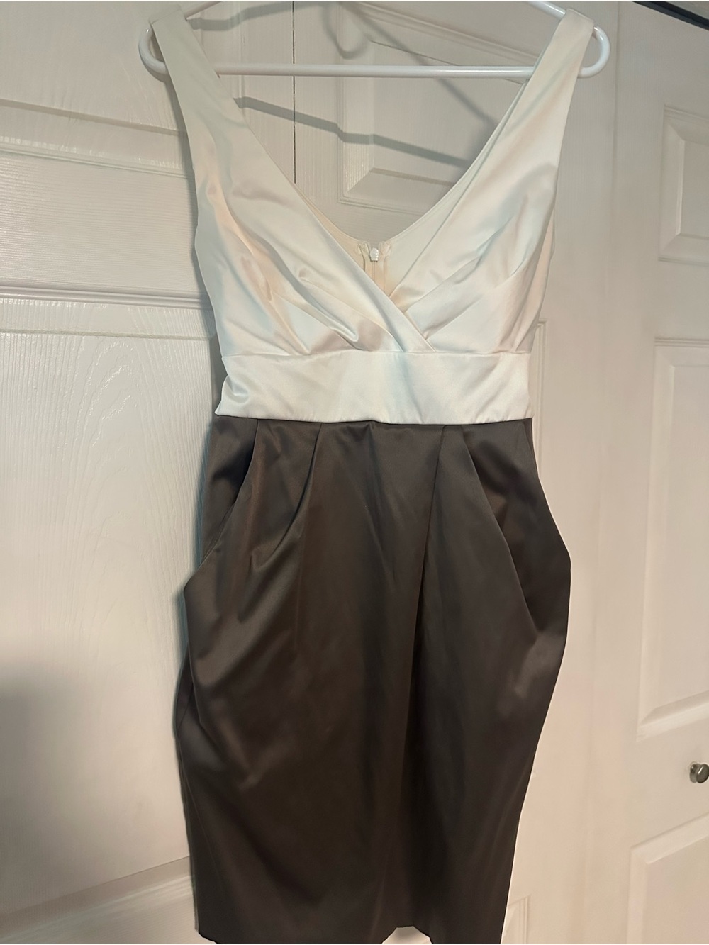 City Studio Two-Tone V-Neck Sleeveless Midi Dress in White and Dark Gray